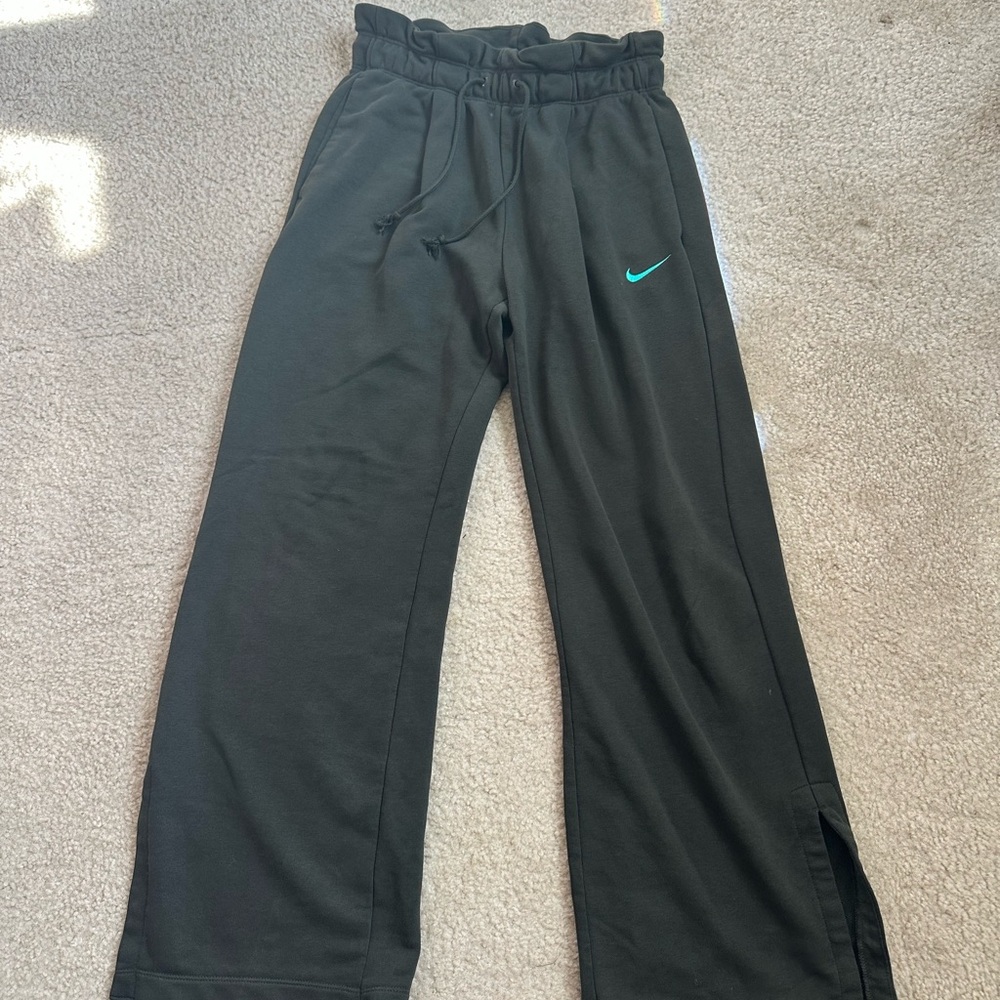 Nike Sportswear Everyday Modern High Waisted Open Hem Wide Leg Pants